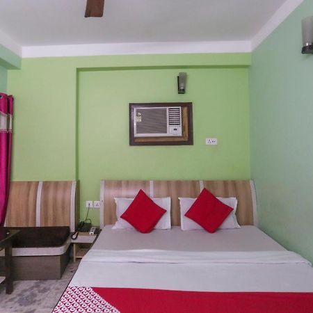Oyo 60609 Hotel Tanushree Rampurhat Exterior photo