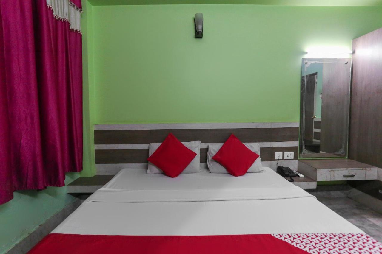 Oyo 60609 Hotel Tanushree Rampurhat Exterior photo